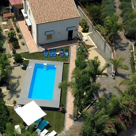 Casa Delle Foglie *